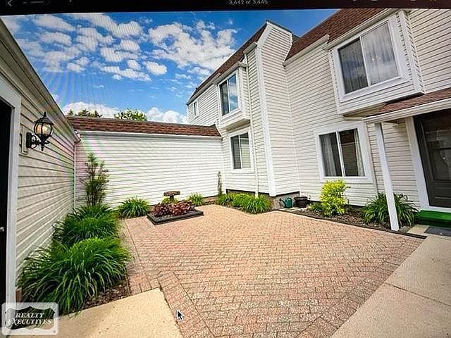1st image of 664 Oxford Oaks Ln