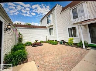 664 Oxford Oaks Ln, Oxford, MI 48371