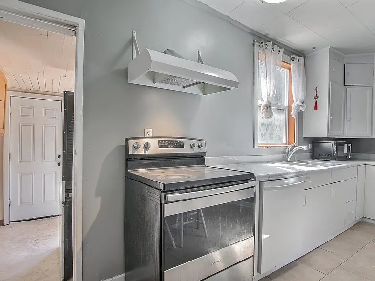 5411 S Warner St — Photo 10