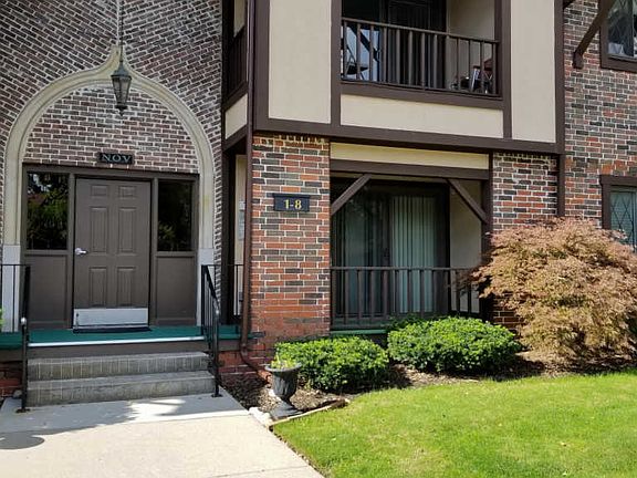 4th image of 42160 Woodward Ave Unit 2