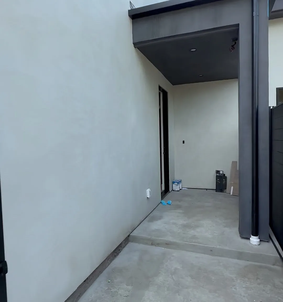 4 bed, 3.5 bath, 2200 sqft, $6,499 — Photo 3