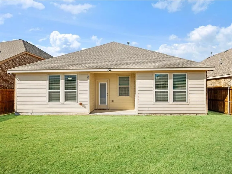 2109 Lake Hawthorne Trl — Photo 28