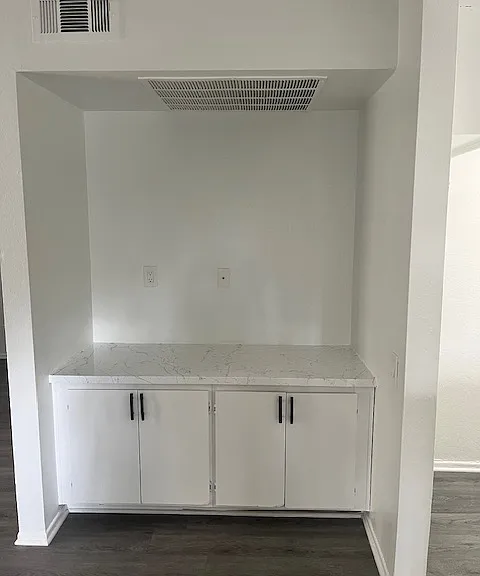 Stone Creek Apartments — Photo 19