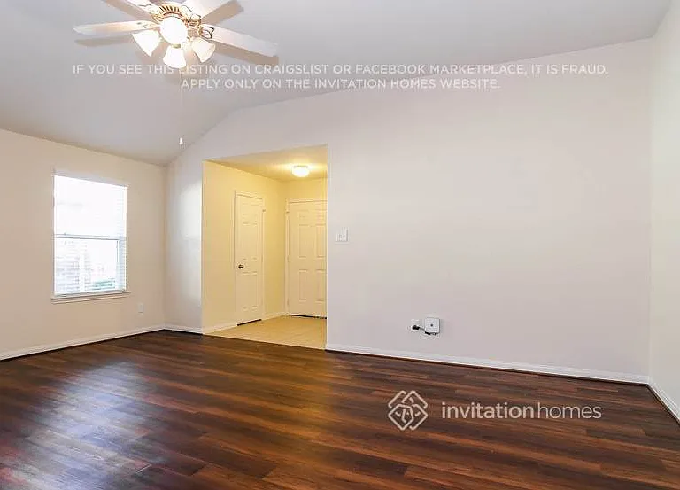 1015 Doubletree Glen Dr — Photo 3