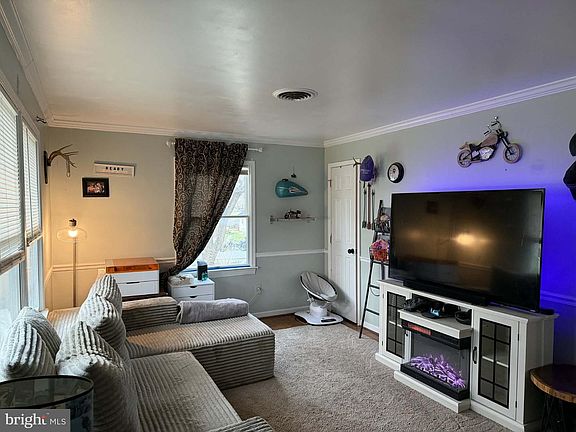 5th image of 104 Aiken Ln