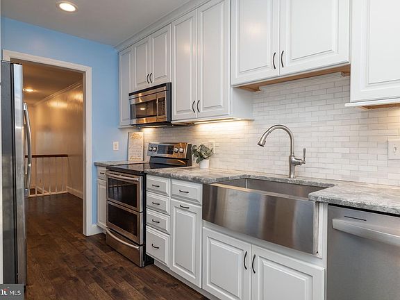 3rd image of 311 Stoneham Dr