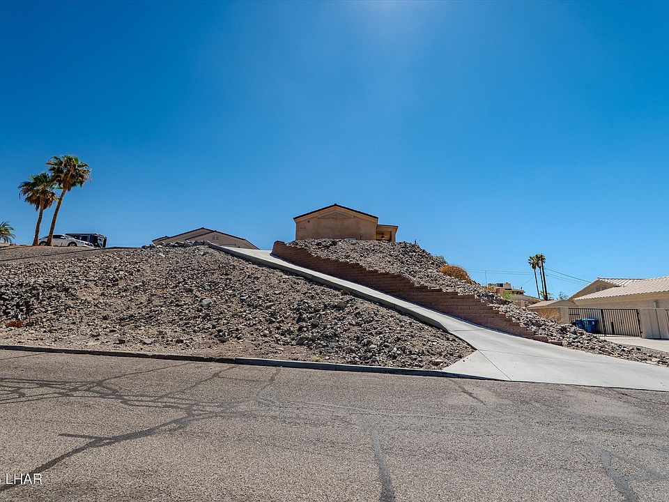 ストリート　STREET 148〜305まで Harlingen welcomes new Starbucks on Sept 22