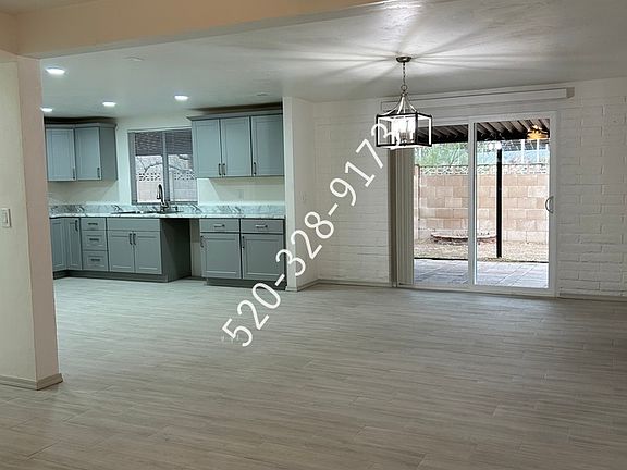 3rd image of 3201 W Calle Cisne