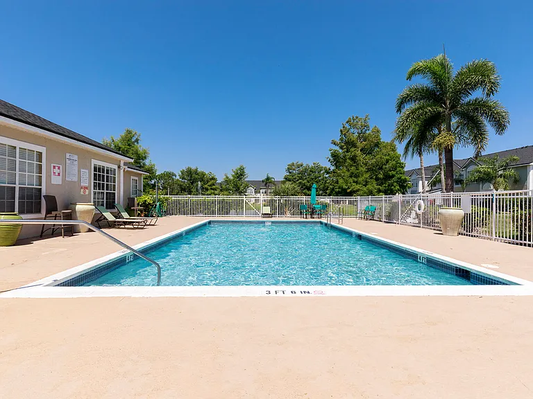 Pemberly Palms Apartment Homes — Photo 9