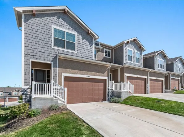 7385 Aaron St #19-D, Parkville, MO 64152
