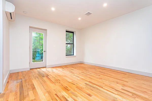 Rented by Brooklyn Group | media 4