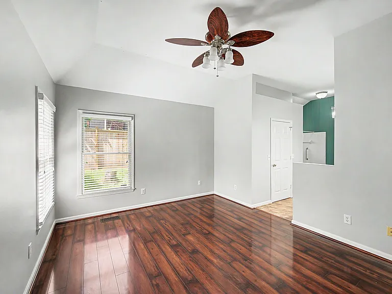 816 Carlisle Ct N — Photo 26