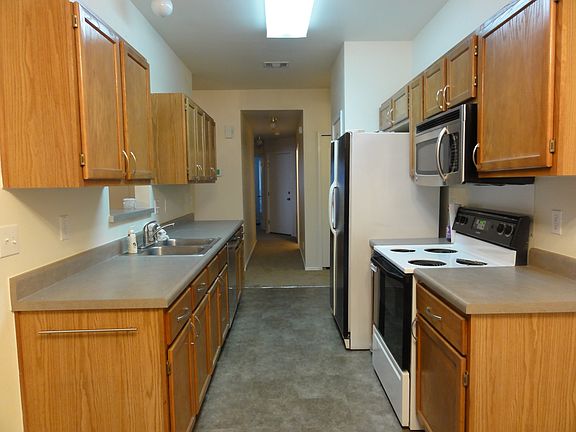 Lots of kitchen storage
