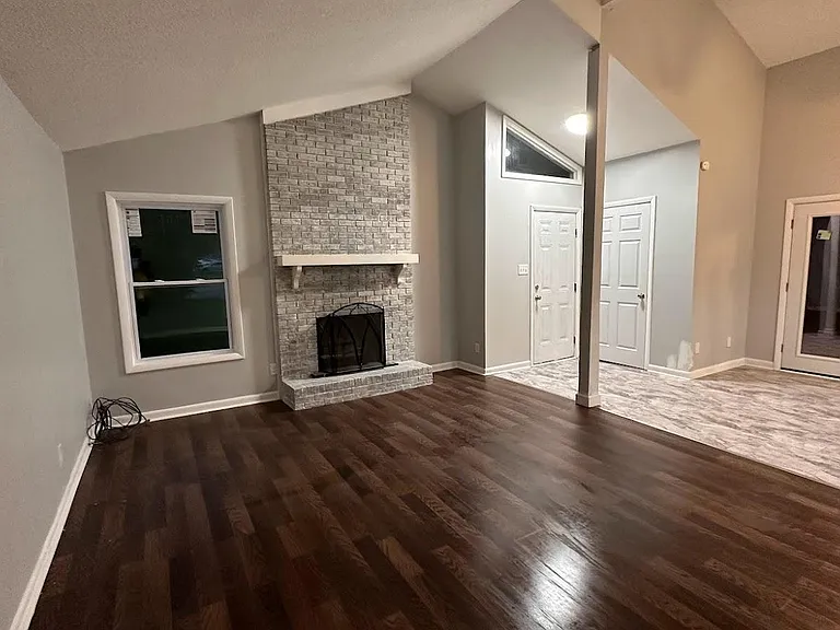 4360 Moonstone Ct — Photo 3