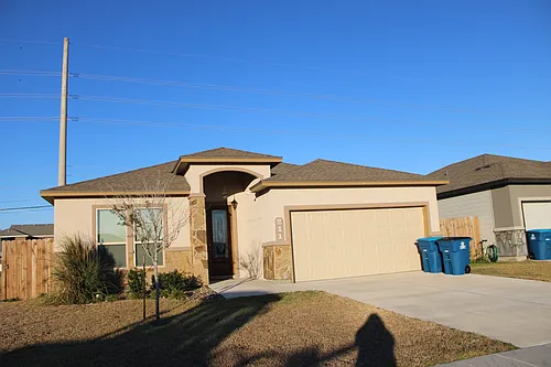 211 Bismark Palm Dr Photo 1