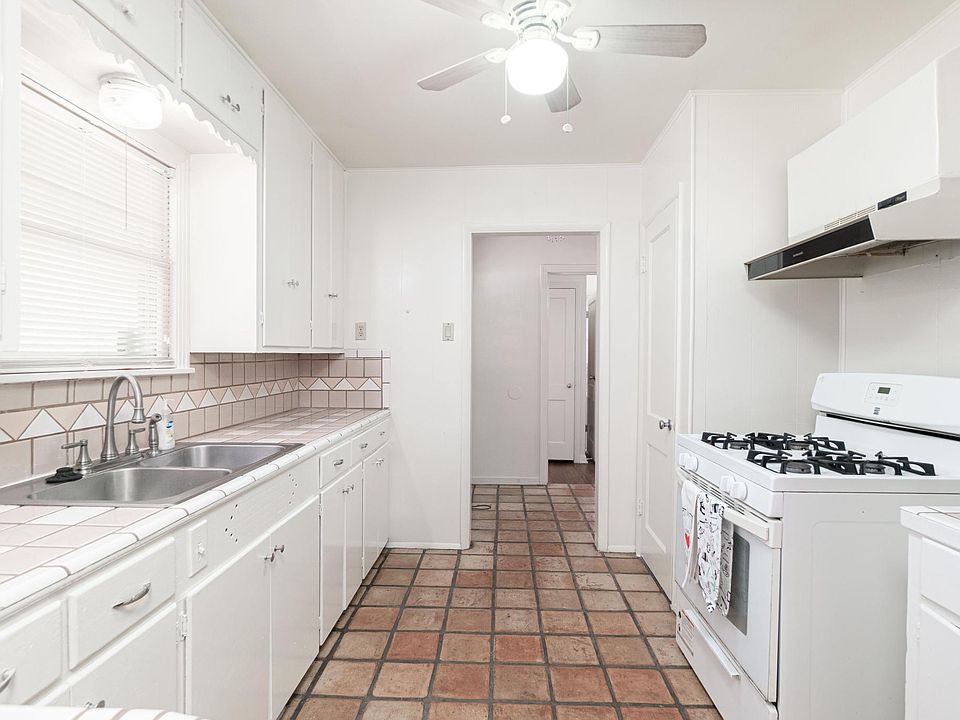 1st image of 126 Berwick Dr