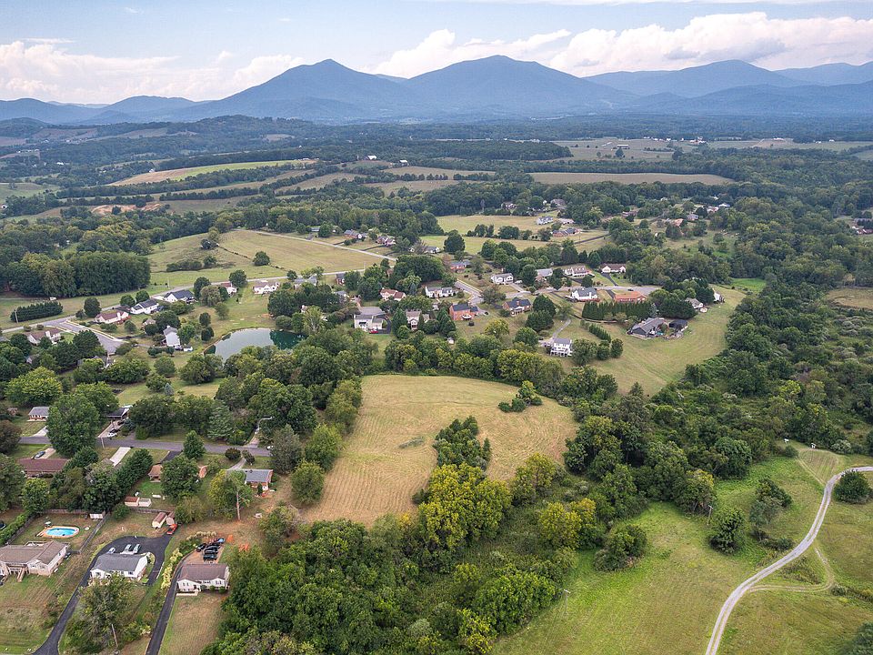 1st image of Maymont Dr