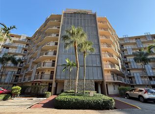 3301 N Country Club Dr APT 106, Aventura, FL 33180