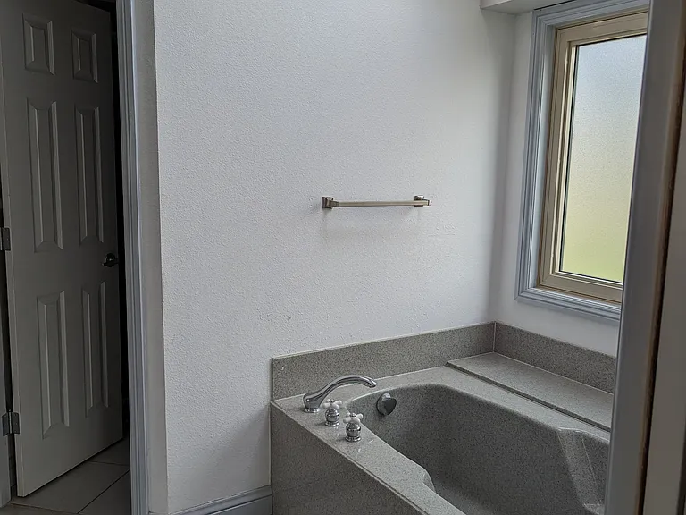 1054 Arapaho Dr — Photo 6