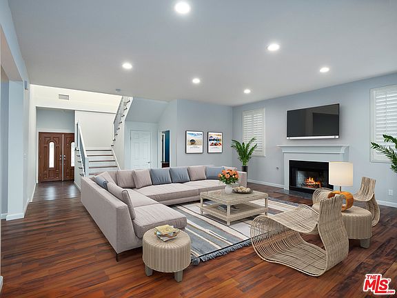 3rd image of 2319 Cove Ave