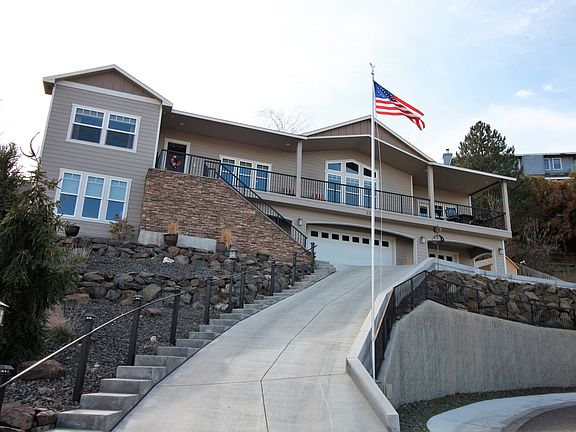 2nd image of 225 Kranichwood Ct