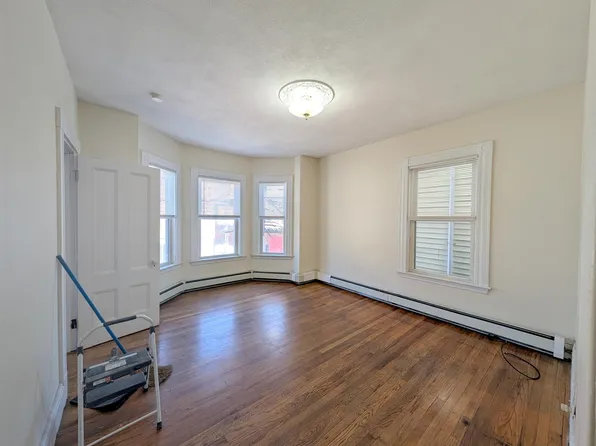 392 Washington St #3, Somerville, MA 02143