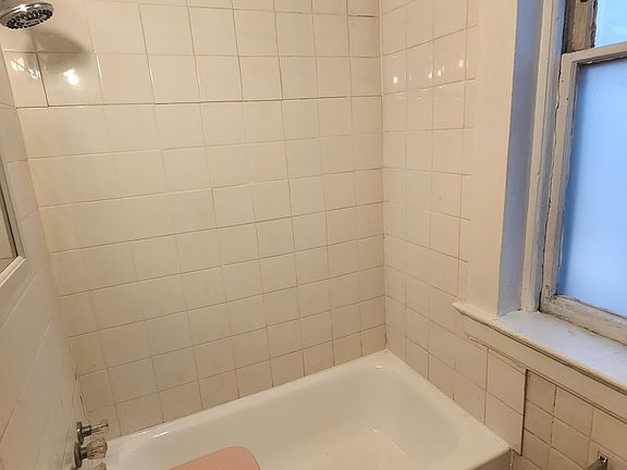4th image of 811 E 11th Ave