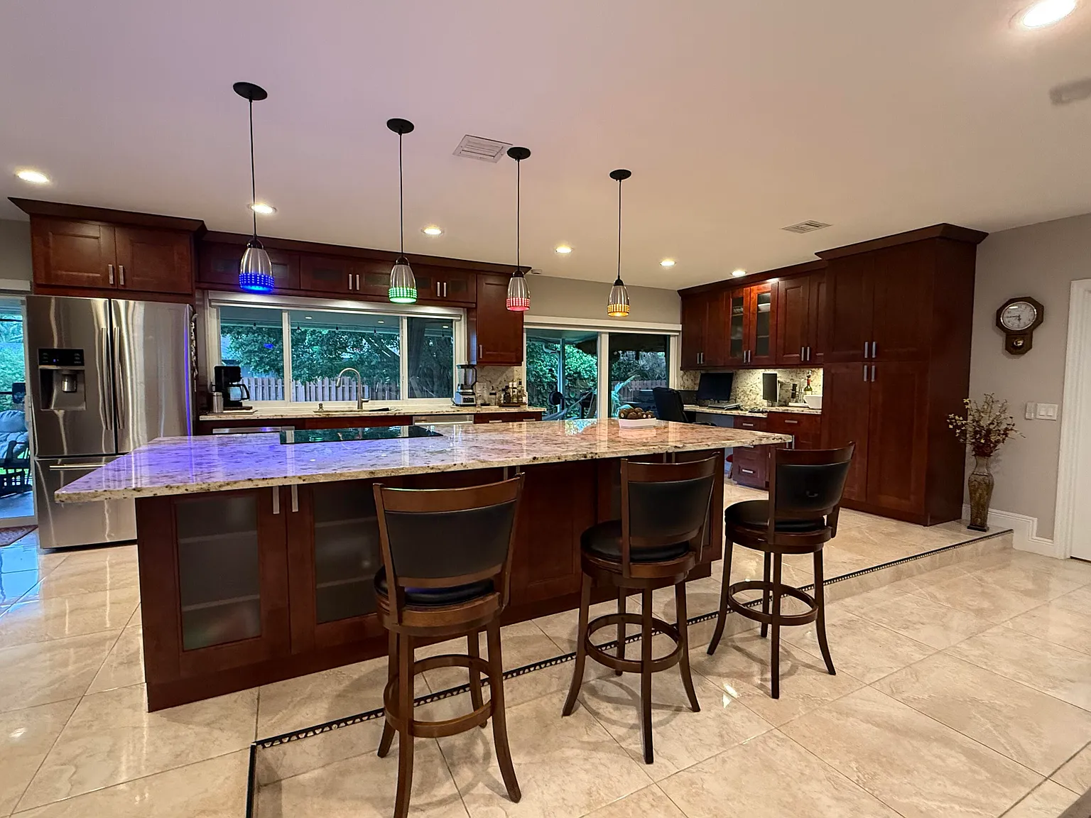 3 bed, 2.0 bath, 1770 sqft, $7,900 — Photo 3