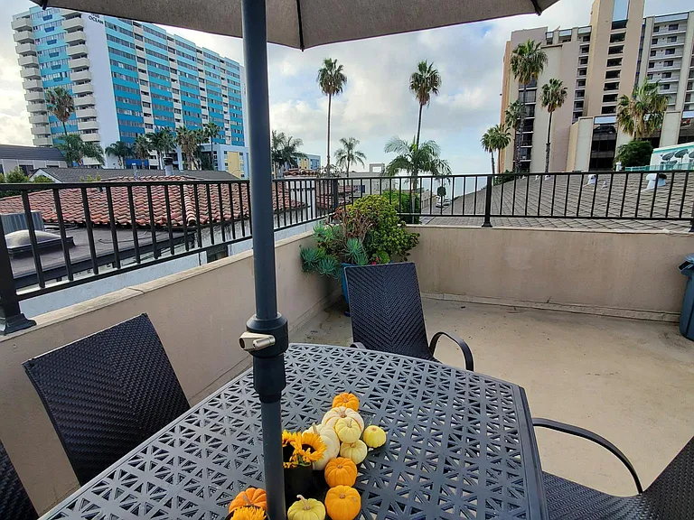 1753 E Ocean Blvd #7 — Photo 6