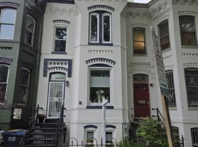 239 8th St NE, Washington, DC