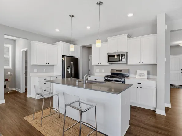 2107 Balsam Way, Lino Lakes, MN 55038