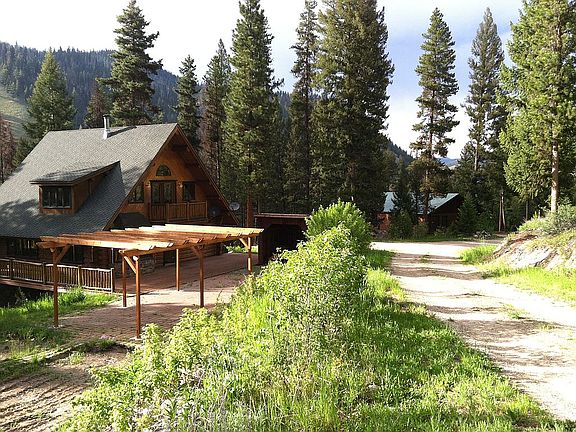 Main Cabin & view  2nd cabin