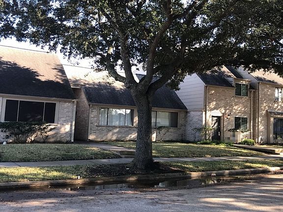 3rd image of 6612 Montauk Dr