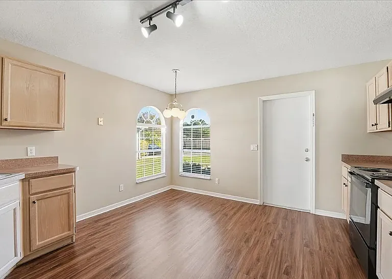 938 River Wind Ave — Photo 8