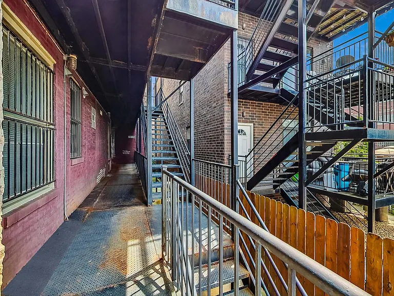 2839 W Cortez St #1 — Photo 34