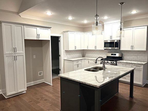 5th image of 7008 Westfield Village Cir