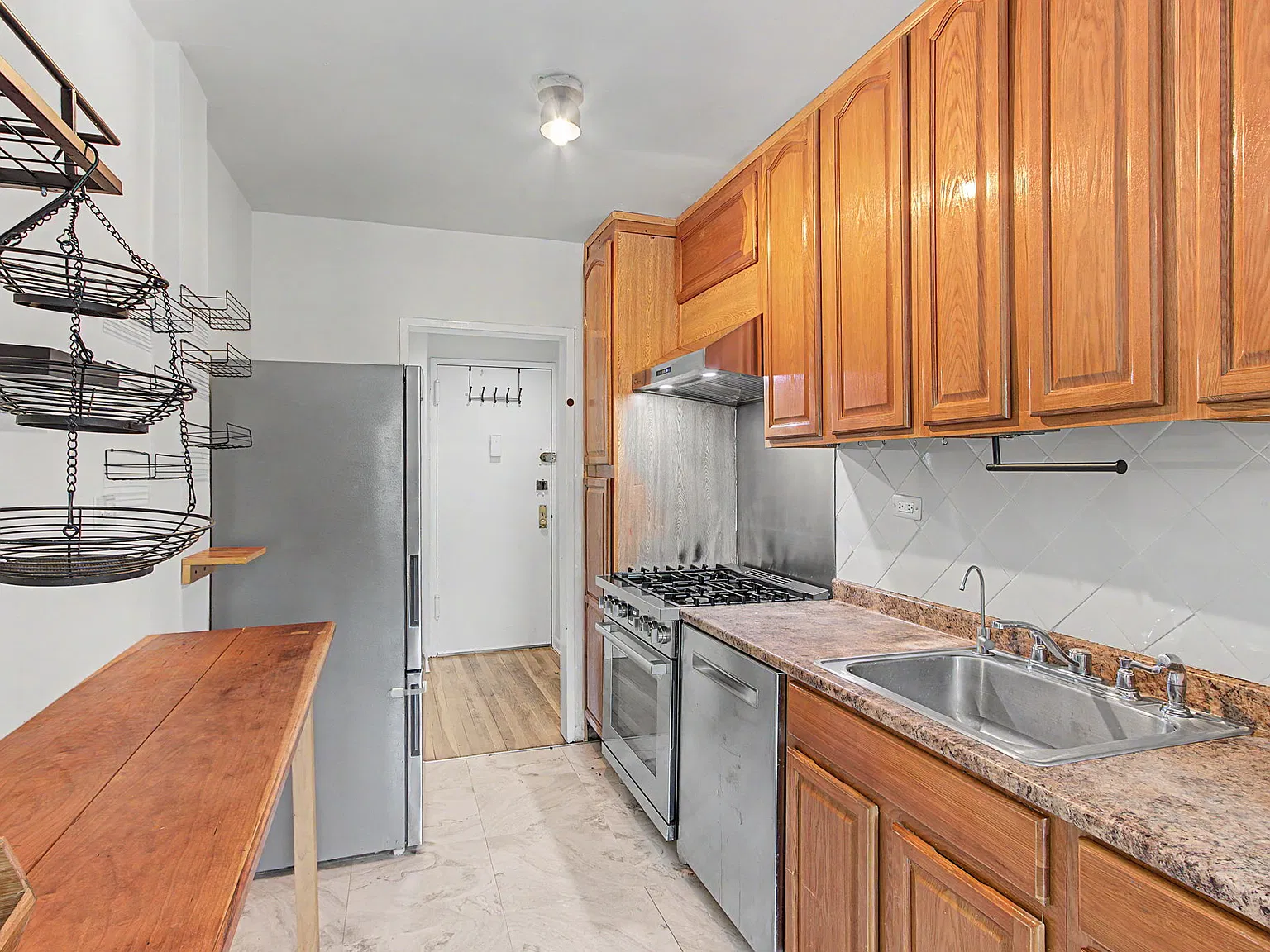 5730 Mosholu Avenue — Photo 4