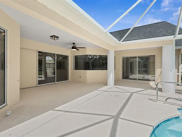 14 Colechester Ln — Photo 8