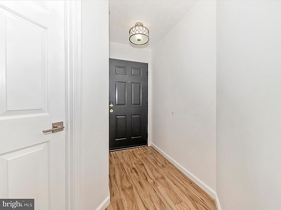 2nd image of 902 Blue Leaf Ct #8-2D