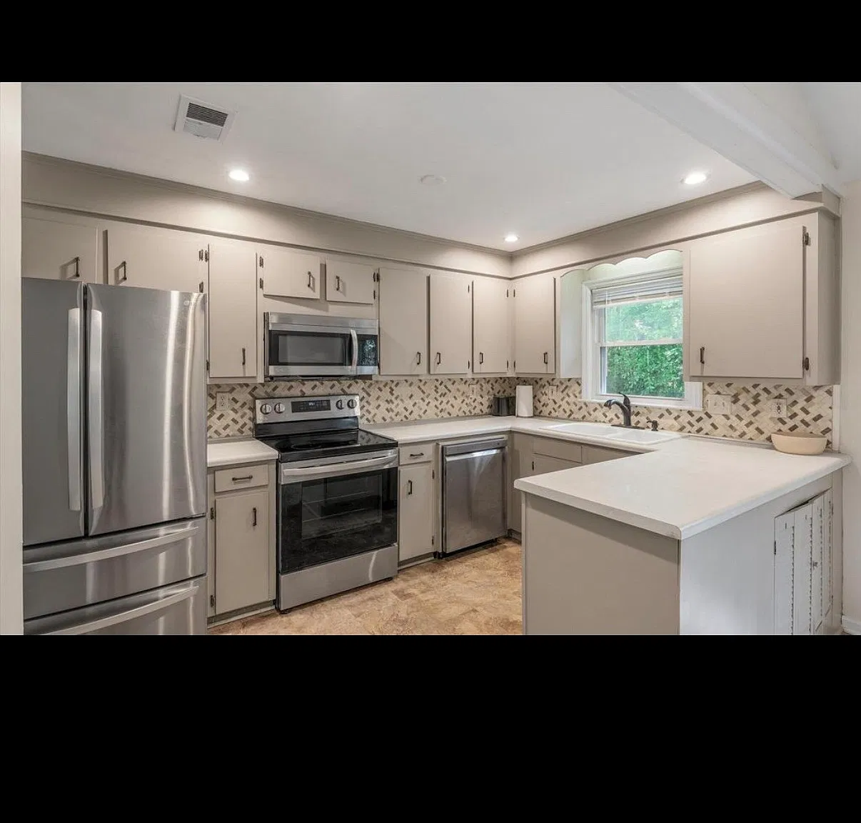 3 bed, 2.5 bath, 1544 sqft, $2,500 — Photo 3