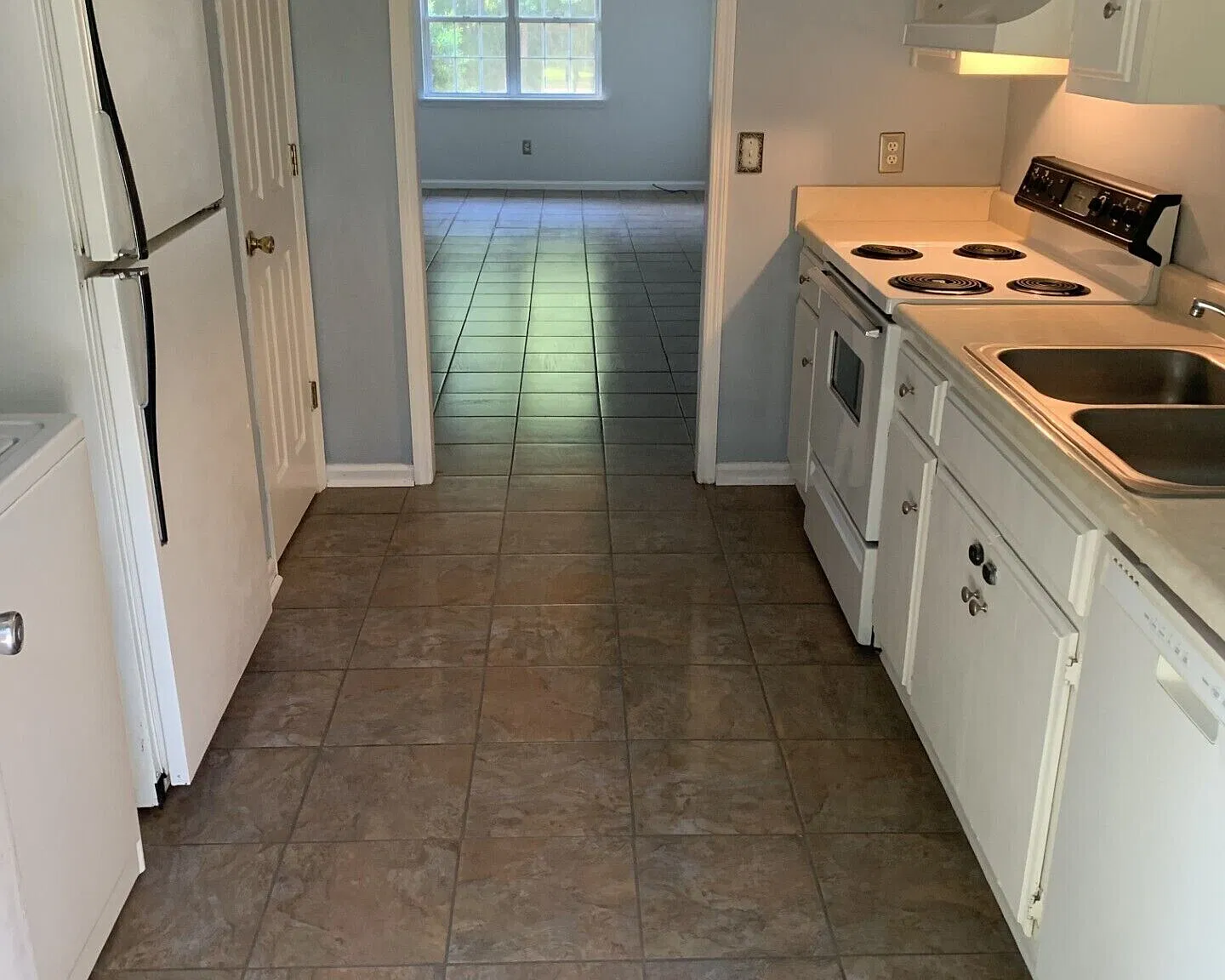 2 bed, 1.0 bath, 900 sqft, $1,000 — Photo 2