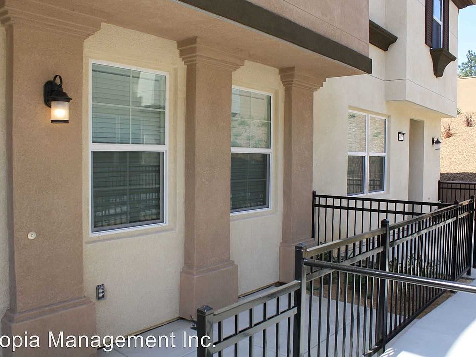 1st image of 40427 Calle Real