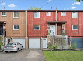 255 Camelot Ct #2, Waterloo, ON N2K 3G1