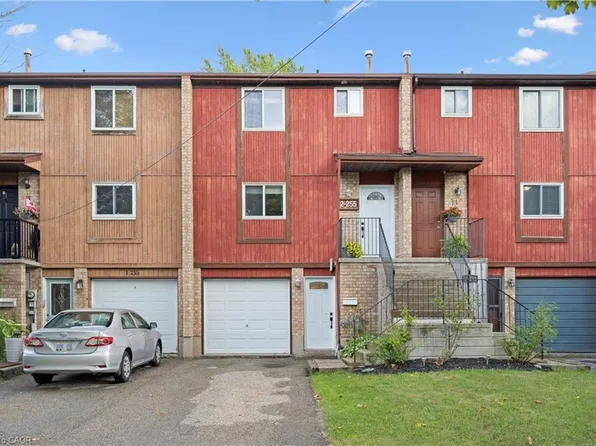 255 Camelot Ct #2, Waterloo, ON N2K 3G1