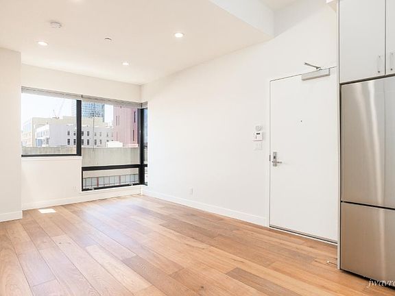 3rd image of 25 Grace St #402