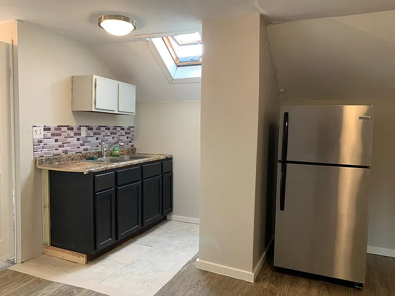 516 Cherry St #A — Photo 2