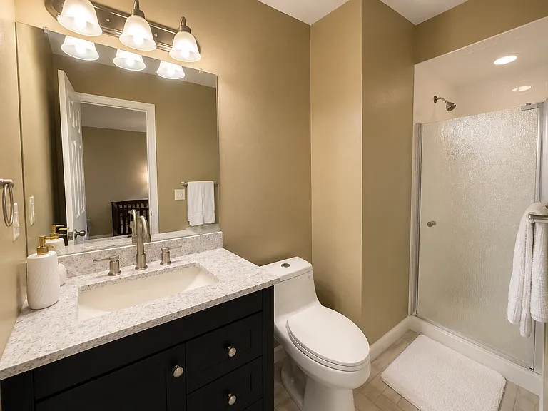 3920 E Meadow Ln — Photo 19