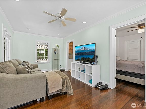5th image of 2121 5th Street