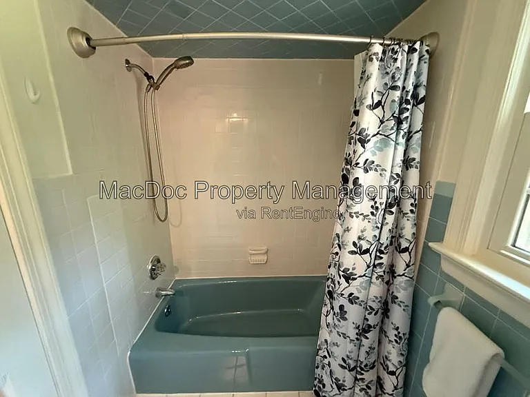 428 Ingleside Dr — Photo 43