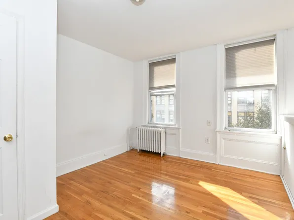 409 Bloomfield Street image 9 of 14